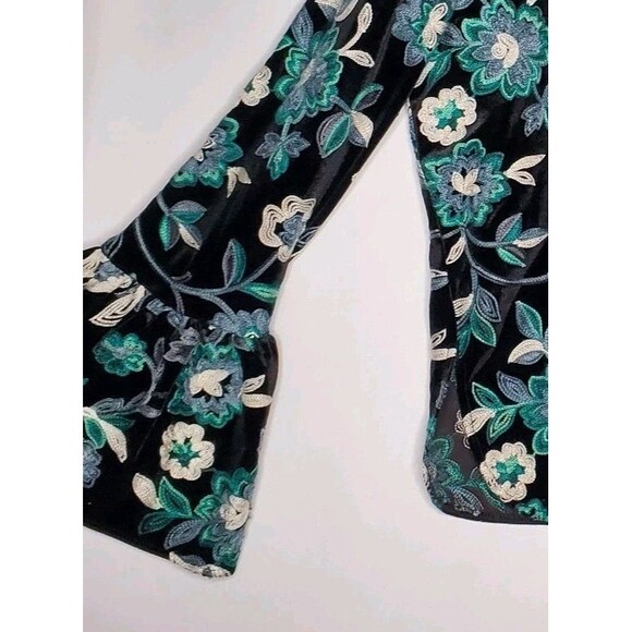 Karen Kane Velvet Embroidered Top Women Medium Floral Bell Sleeve Boho Romantic - Picture 5 of 10